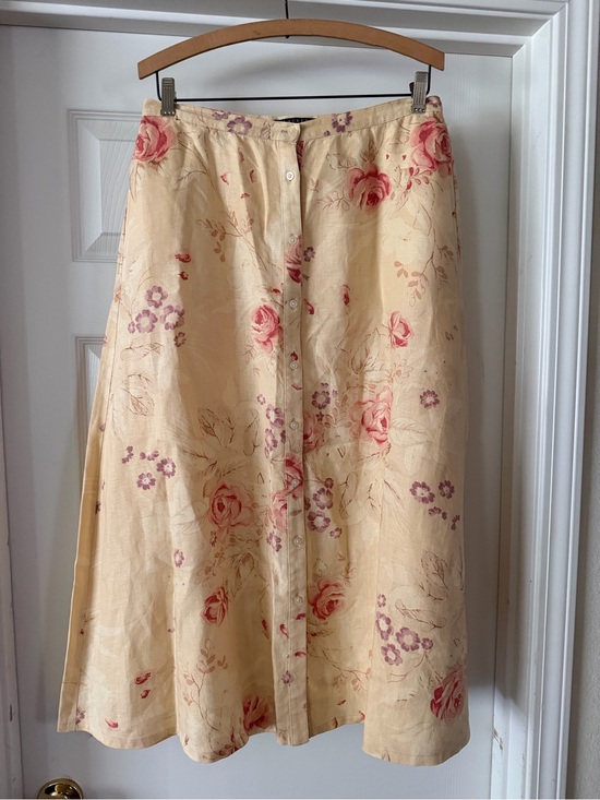 Ralph Lauren Dresses & Skirts - Ralph Lauren Cream A-Line Midi Skirt with Pink Rose Print